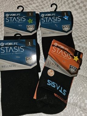 4 pairs new Voxx STASIS  Black Wellness & Liner Socks - S